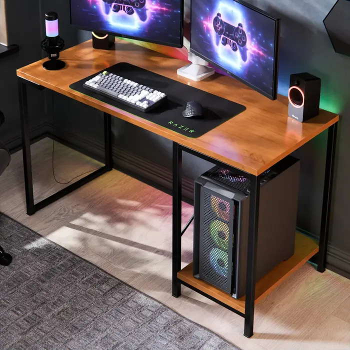 Escrivaninha Gamer Tokyo MDF - Mesa para Computador com Suporte para CPU e Prateleira Lateral - Cor Canela e Preto